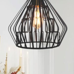 Đèn thả trần đem đến sự kết hợp hoàn hảo giữa công năng chiếu sáng và tính thẩm mỹ. Ánh sáng ấm áp, bền bỉ, giúp không gian thêm phần sang trọng, hiện đại và gần gũi