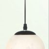 Đèn thả trần đem đến sự kết hợp hoàn hảo giữa công năng chiếu sáng và tính thẩm mỹ. Ánh sáng ấm áp, bền bỉ, giúp không gian thêm phần sang trọng, hiện đại và gần gũi