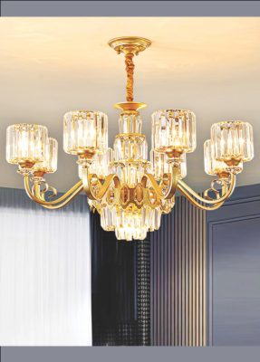 Đèn chùm trang trí cao cấp, kết hợp pha lê lấp lánh và chi tiết kim loại tinh xảo, mang lại vẻ đẹp hiện đại và sang trọng cho phòng khách, biệt thự hay sảnh lớn