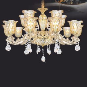 Đèn chùm trang trí cao cấp, kết hợp pha lê lấp lánh và chi tiết kim loại tinh xảo, mang lại vẻ đẹp hiện đại và sang trọng cho phòng khách, biệt thự hay sảnh lớn