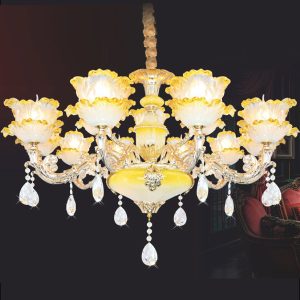 Đèn chùm trang trí cao cấp, kết hợp pha lê lấp lánh và chi tiết kim loại tinh xảo, mang lại vẻ đẹp hiện đại và sang trọng cho phòng khách, biệt thự hay sảnh lớn