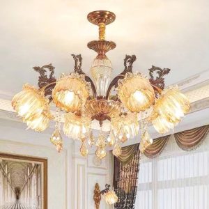 Đèn chùm trang trí cao cấp, kết hợp pha lê lấp lánh và chi tiết kim loại tinh xảo, mang lại vẻ đẹp hiện đại và sang trọng cho phòng khách, biệt thự hay sảnh lớn