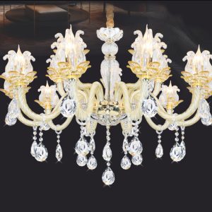 Đèn chùm trang trí cao cấp, kết hợp pha lê lấp lánh và chi tiết kim loại tinh xảo, mang lại vẻ đẹp hiện đại và sang trọng cho phòng khách, biệt thự hay sảnh lớn