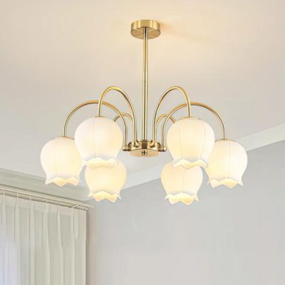Đèn chùm trang trí cao cấp, kết hợp pha lê lấp lánh và chi tiết kim loại tinh xảo, mang lại vẻ đẹp hiện đại và sang trọng cho phòng khách, biệt thự hay sảnh lớn